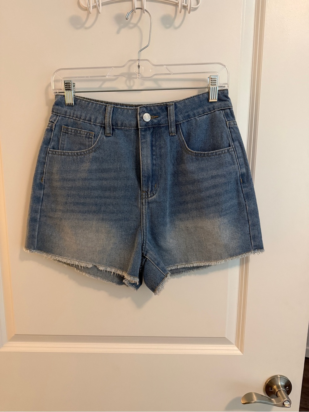 Cupshe Blue Denim Shorts with Red, White & Blue Flag Pockets - Picture 2 of 9